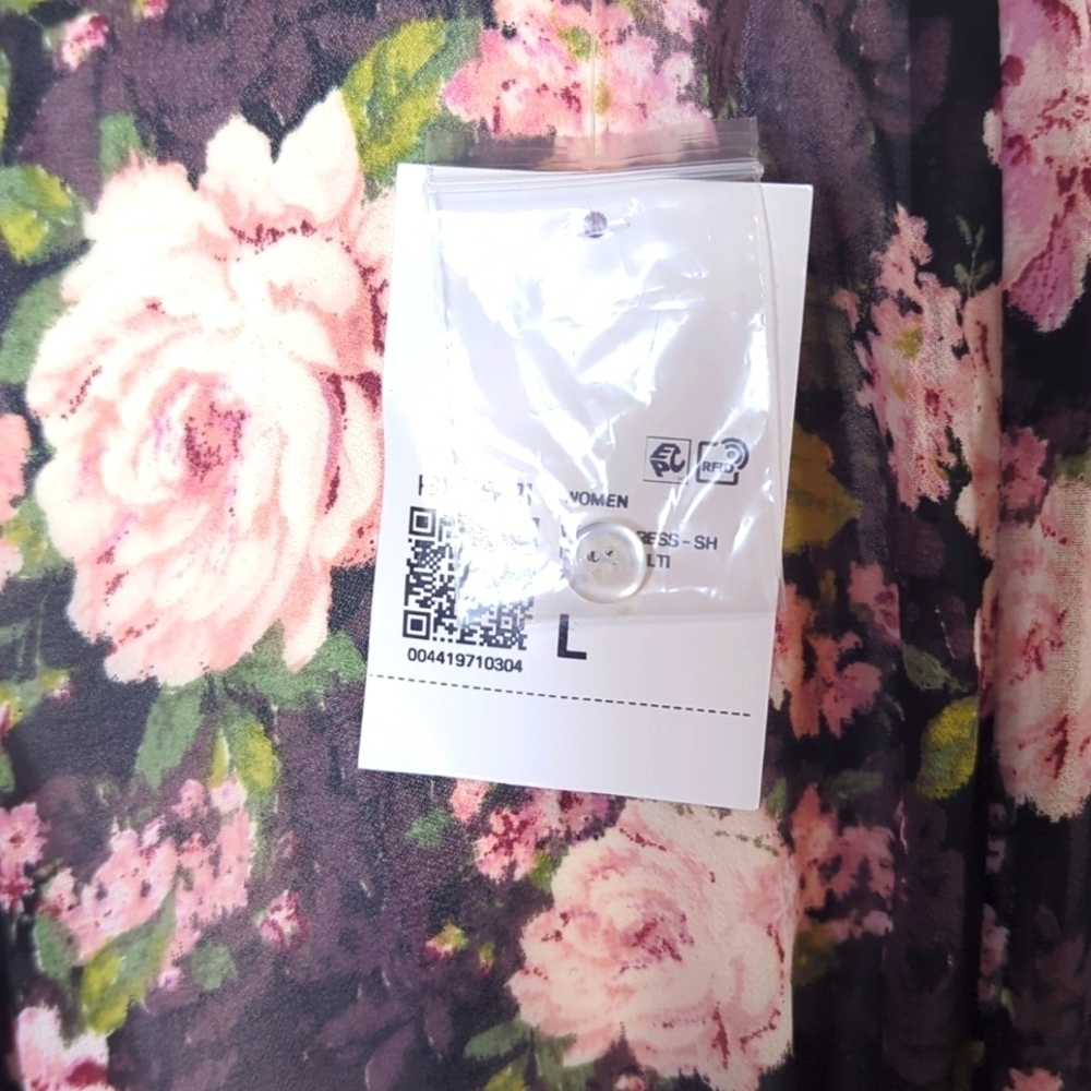 Floral V-Neck Dress with Ruffles Large - Picture 6 of 7